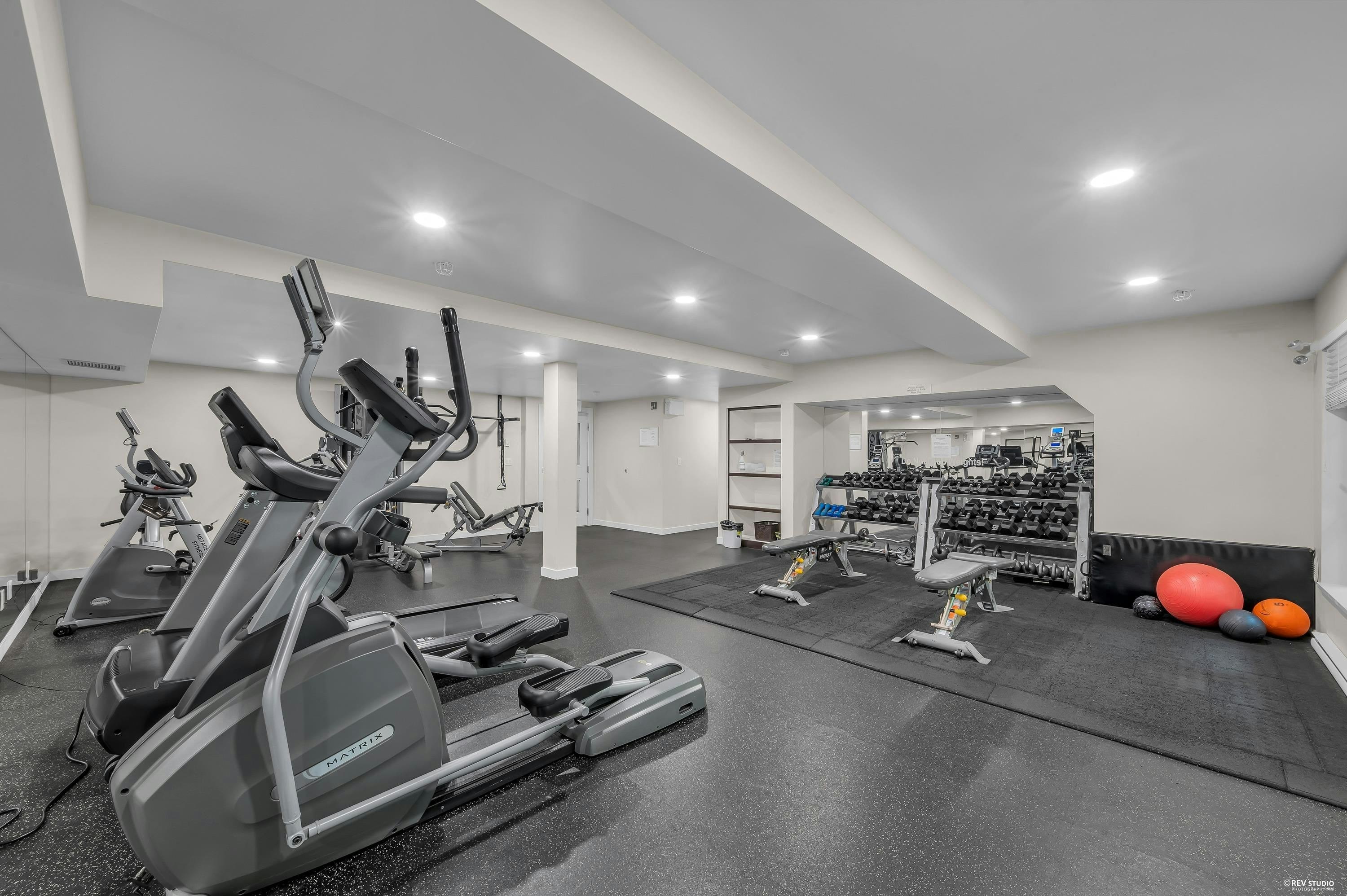 401-1677 Lloyd Avenue, North Vancouver, BC, V7P 0B1 - 23