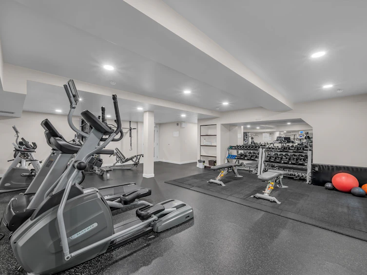 401-1677 Lloyd Avenue, North Vancouver, BC, V7P 0B1 - 23