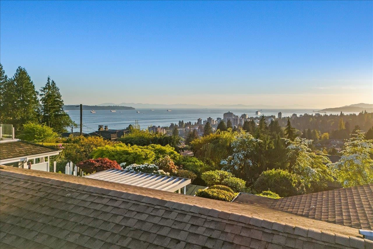 982 Braeside Street, West Vancouver, BC, V7T 2K8 - 37