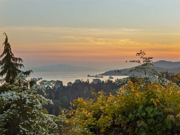 982 Braeside Street, West Vancouver, BC, V7T 2K8