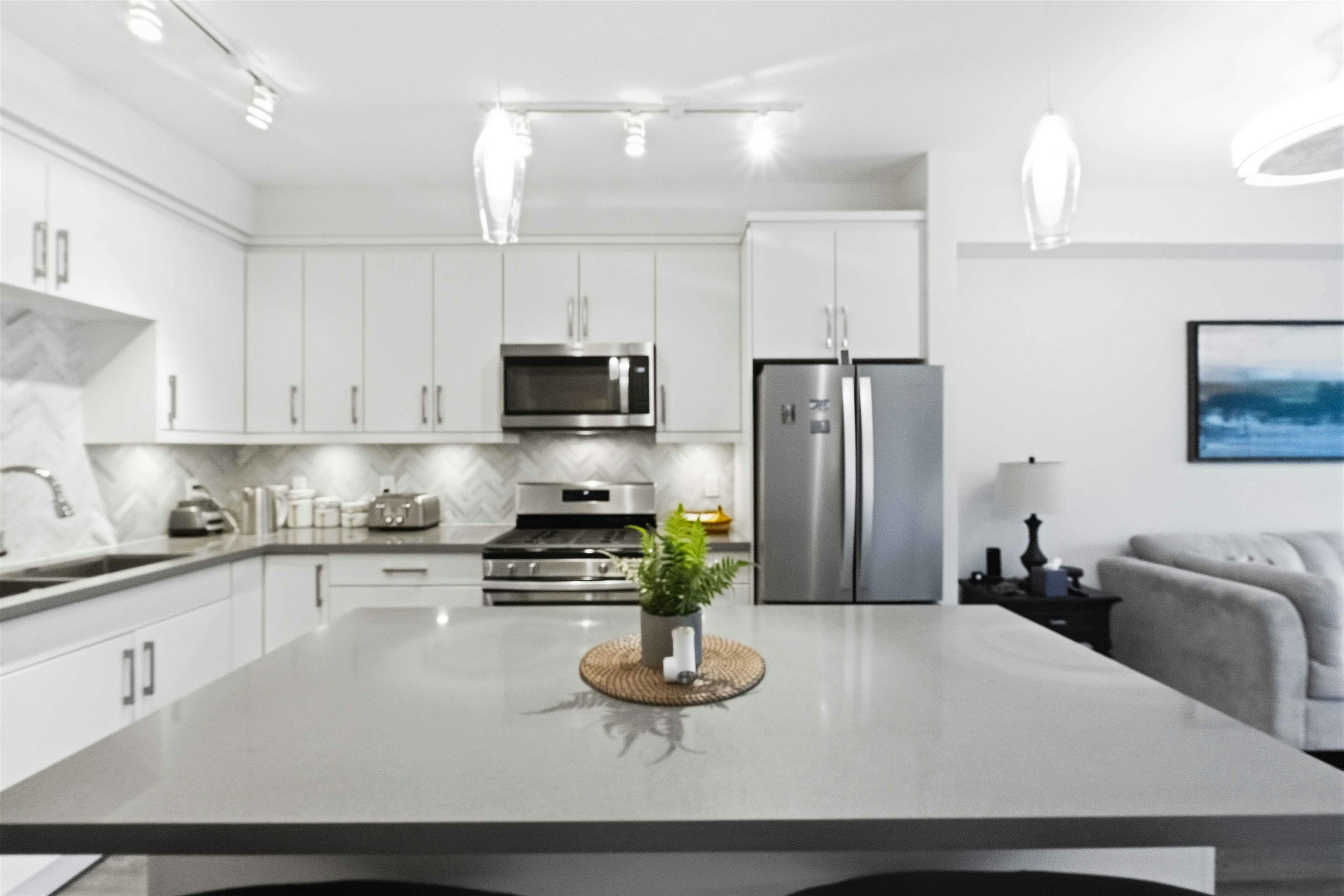 309-14605 Mcdougall Drive, Surrey, BC, V4P 0G7 - 21