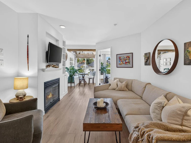 309-760 Kingsway, Vancouver, BC, V5V 3C1