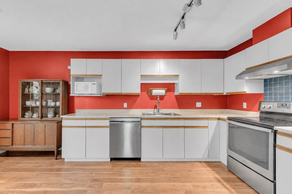 329-1215 Lansdowne Drive, Coquitlam, BC, V3E 2P6 - 9