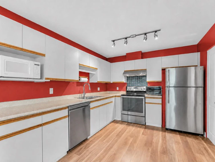 329-1215 Lansdowne Drive, Coquitlam, BC, V3E 2P6 - 8
