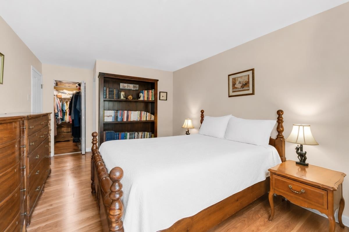 329-1215 Lansdowne Drive, Coquitlam, BC, V3E 2P6 - 12
