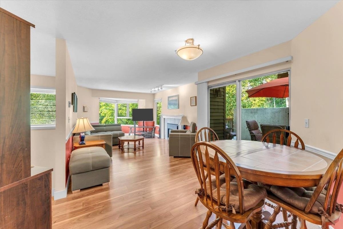 329-1215 Lansdowne Drive - 5