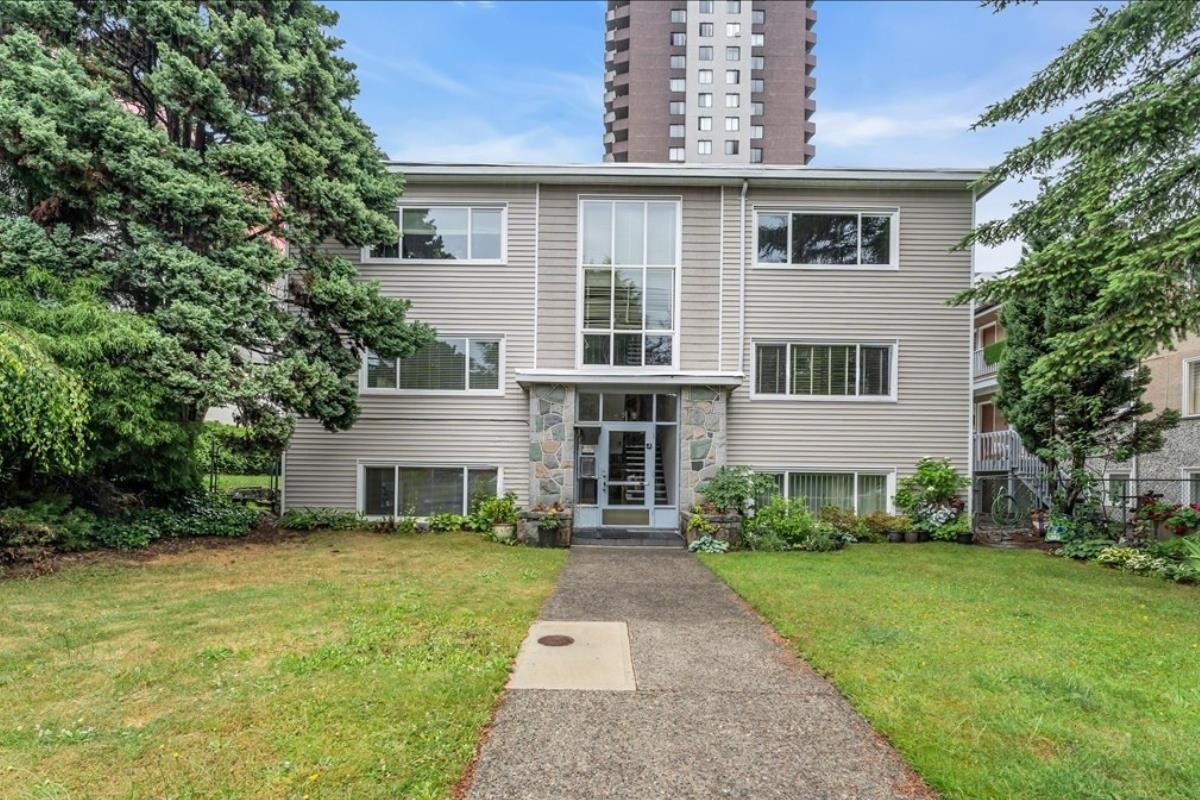 1-1420 Chesterfield Avenue, North Vancouver, BC, V7M 2N4