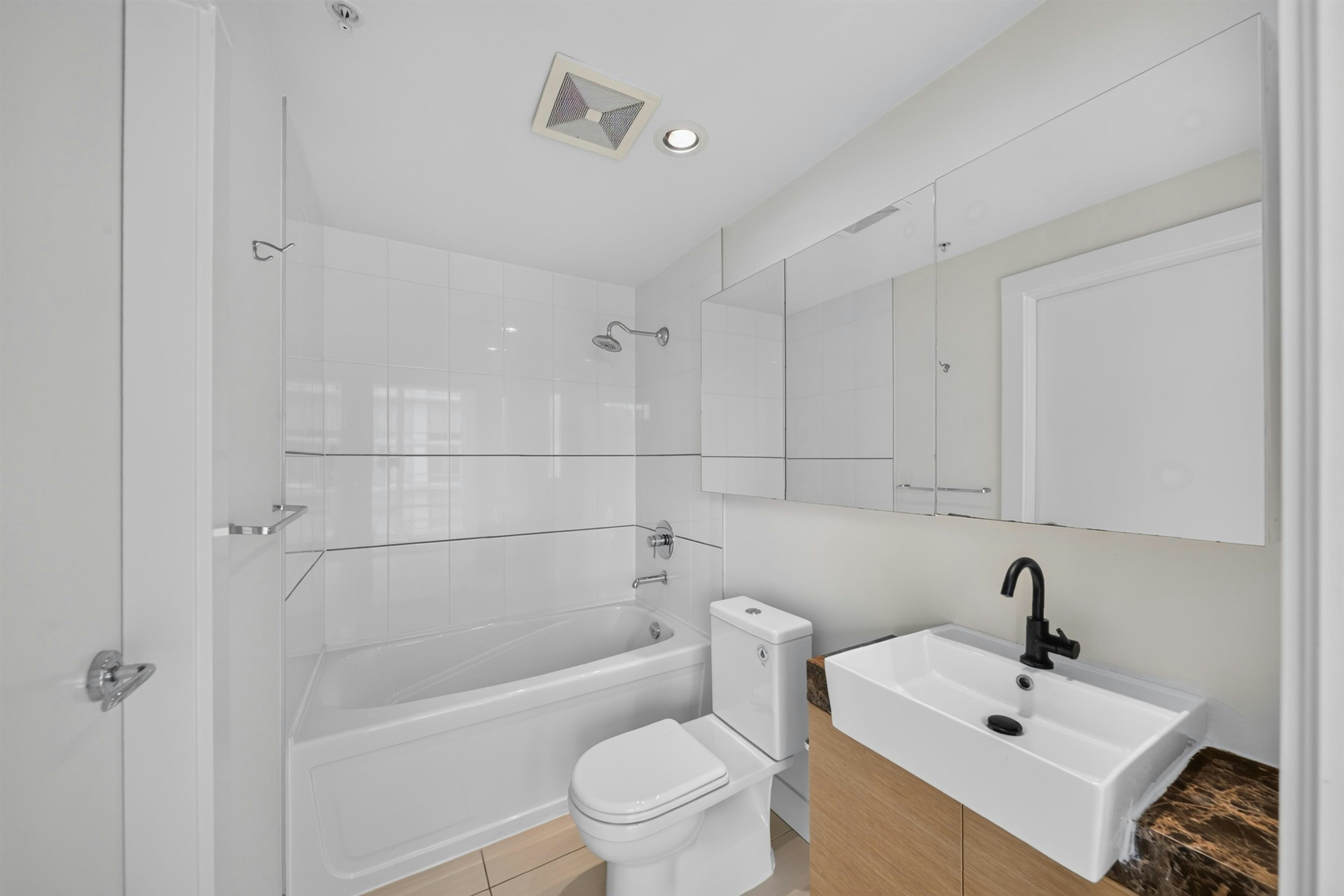 2101-565 Smithe Street, Vancouver, BC, V6B 0E4 - 13