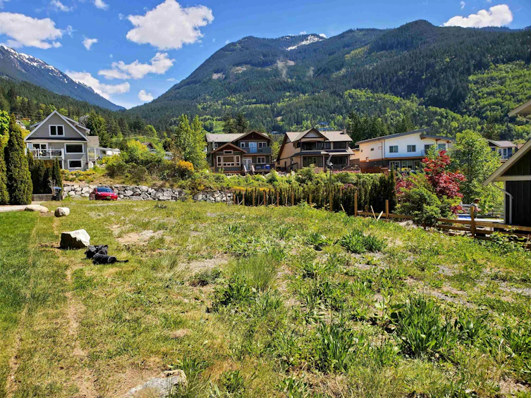 685 Copper Drive, Squamish, BC, V8B 1J1 - 2