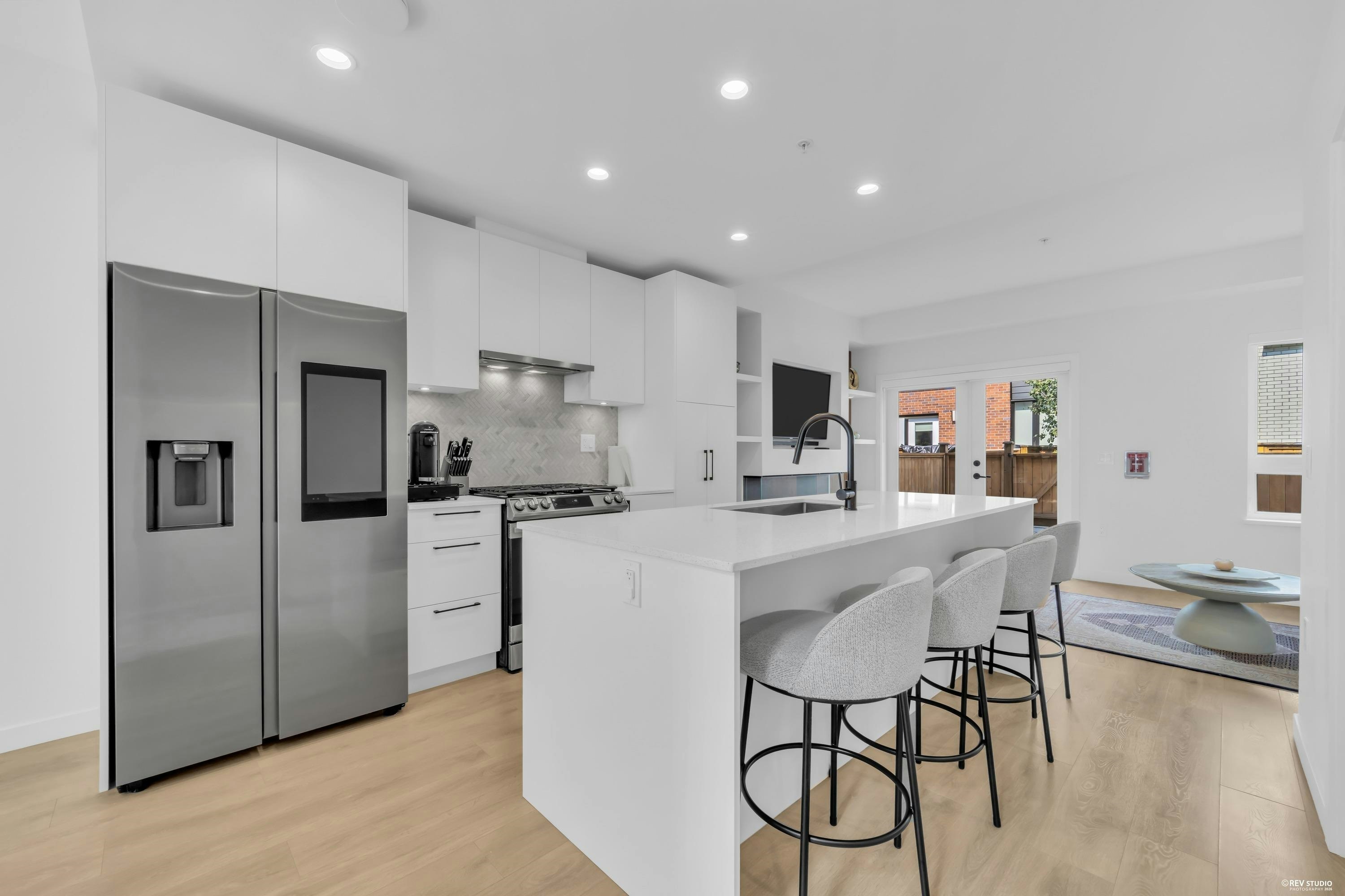 137-535 E 2nd Street, North Vancouver, BC, V7L 1E1