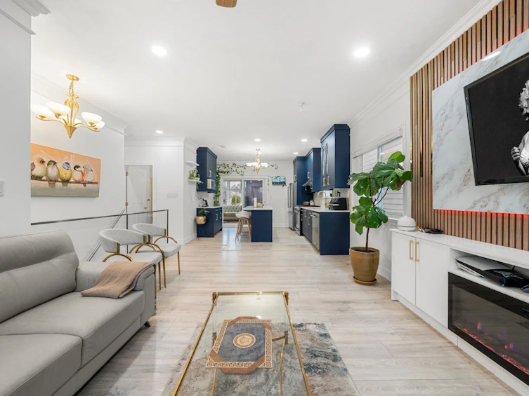 5174 Aberdeen Street, Vancouver, BC, V5R 4M3 - 4