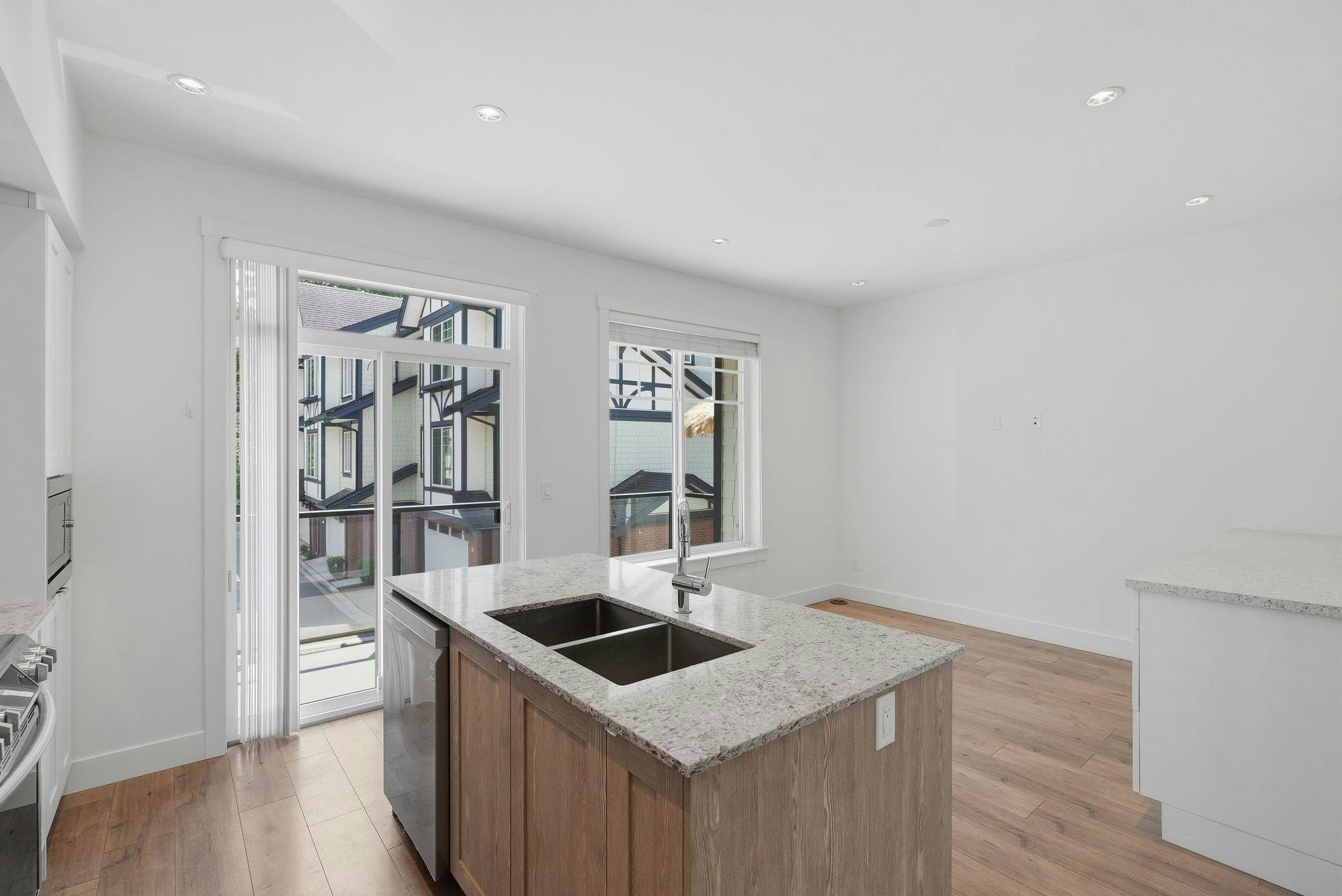 17-11188 72 Avenue, Delta, BC, V4E 0A5 - 18