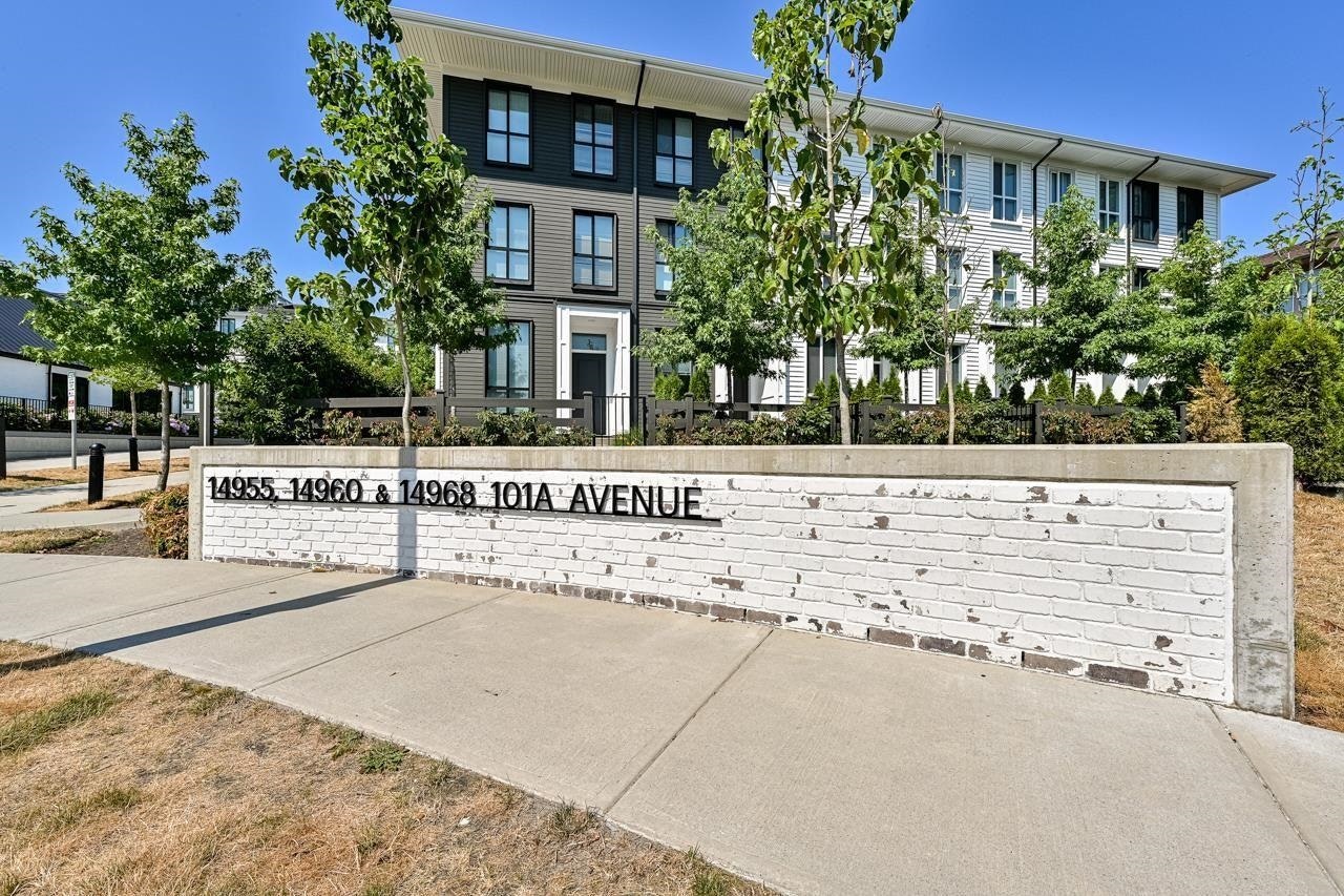 422-14968 101a Avenue, Surrey, BC, V3R 0E8