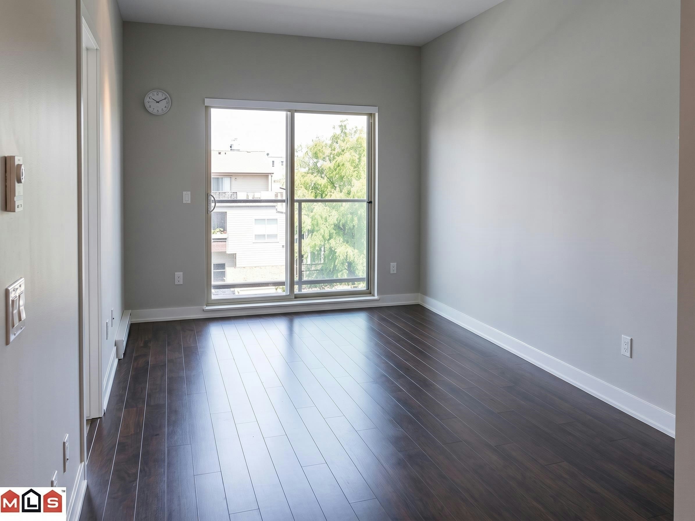 302-20460 Douglas Crescent - 3
