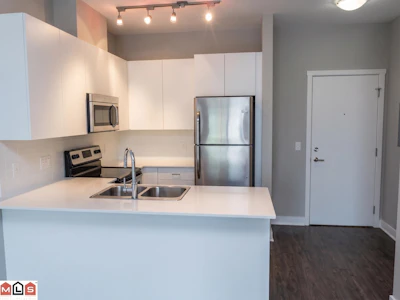 302-20460 Douglas Crescent - 5
