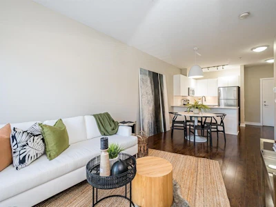 302-20460 Douglas Crescent - 2