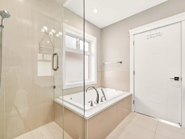8068 Haig Street, Vancouver, BC, V6P 4R9 - 14
