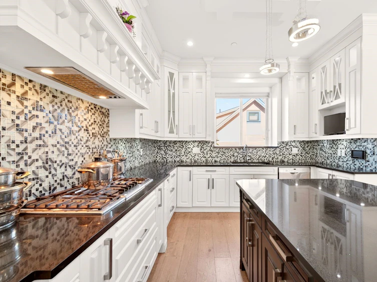 8068 Haig Street, Vancouver, BC, V6P 4R9 - 7