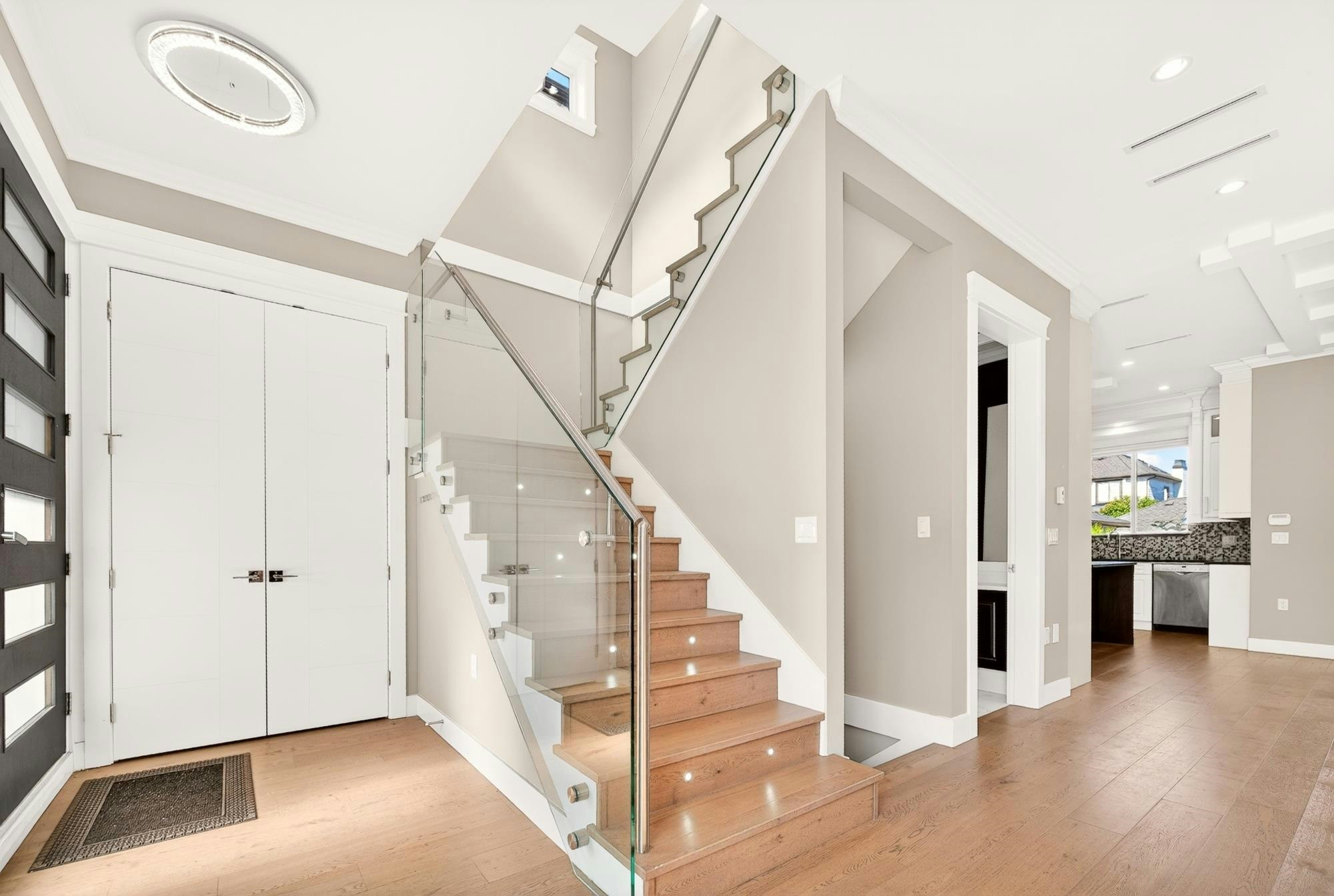 8068 Haig Street, Vancouver, BC, V6P 4R9 - 2