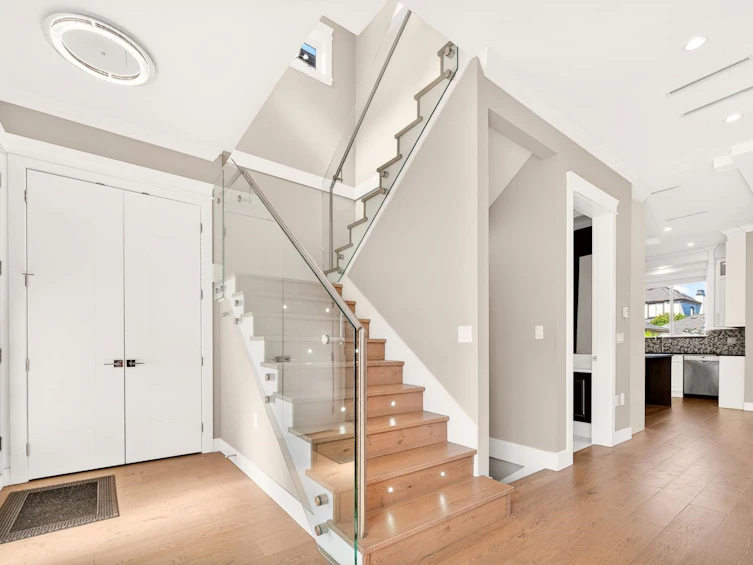 8068 Haig Street, Vancouver, BC, V6P 4R9 - 2