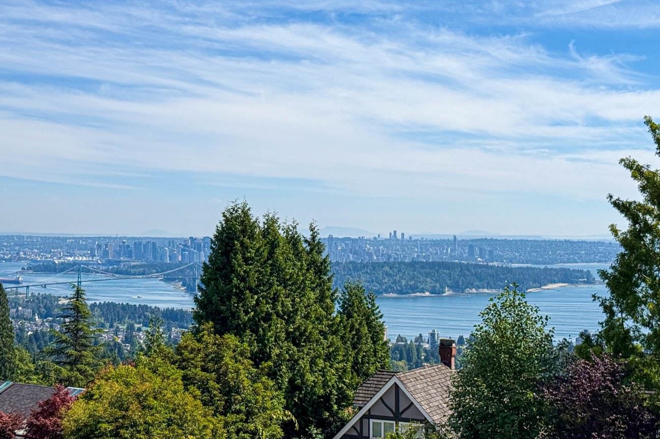 2390 Westhill Drive, West Vancouver, BC, V7S 2Z5 - 35
