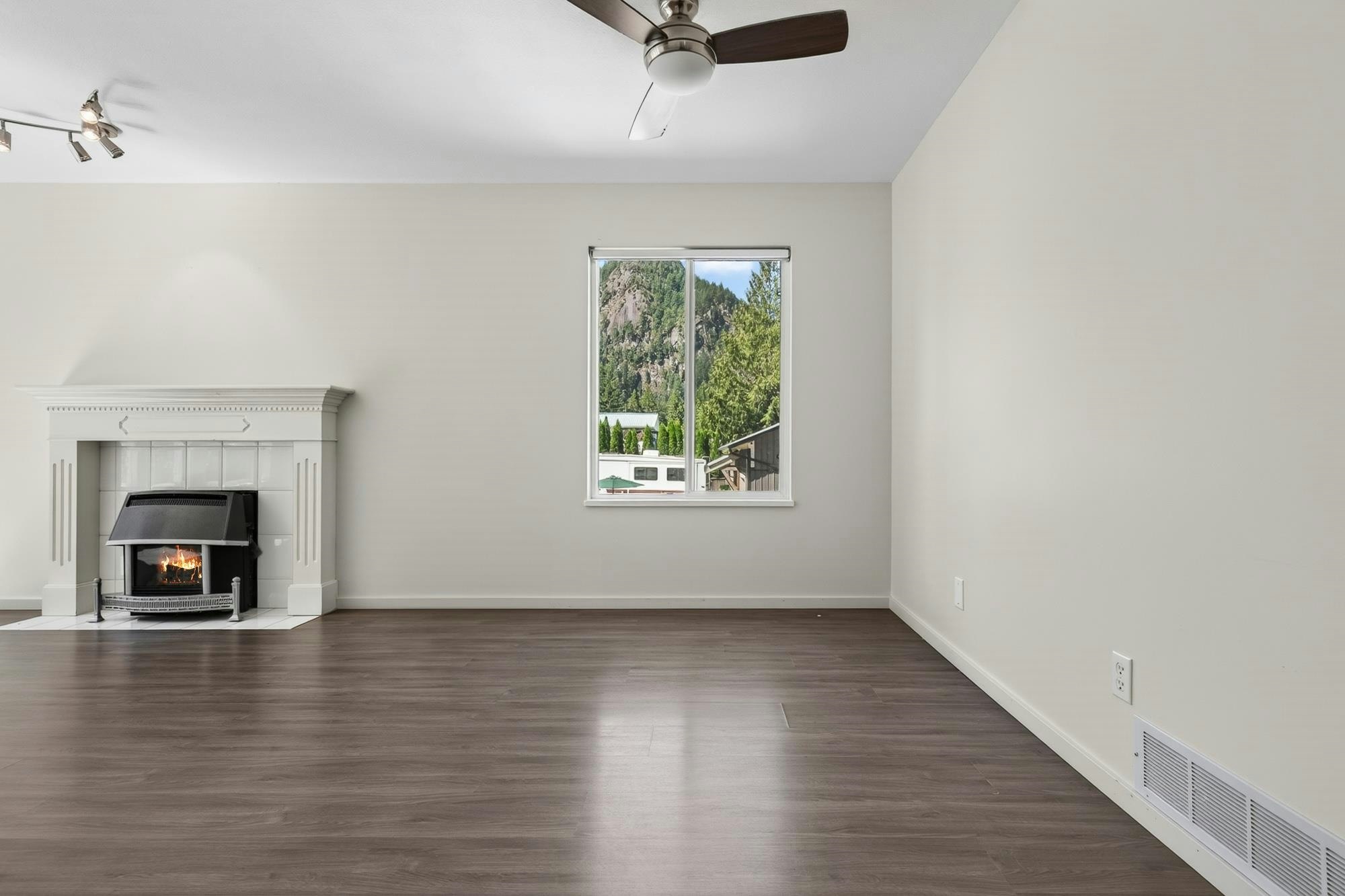 63909 Old Yale Road, Hope, BC, V0X 1L2 - 9