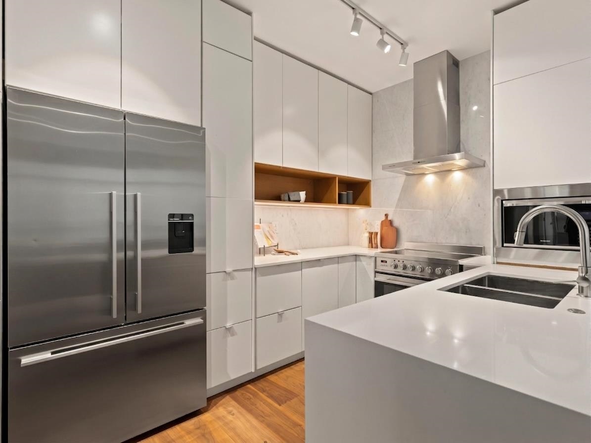 PH1-4182 Dawson Street, Burnaby, BC, V5C 0A2 - 4