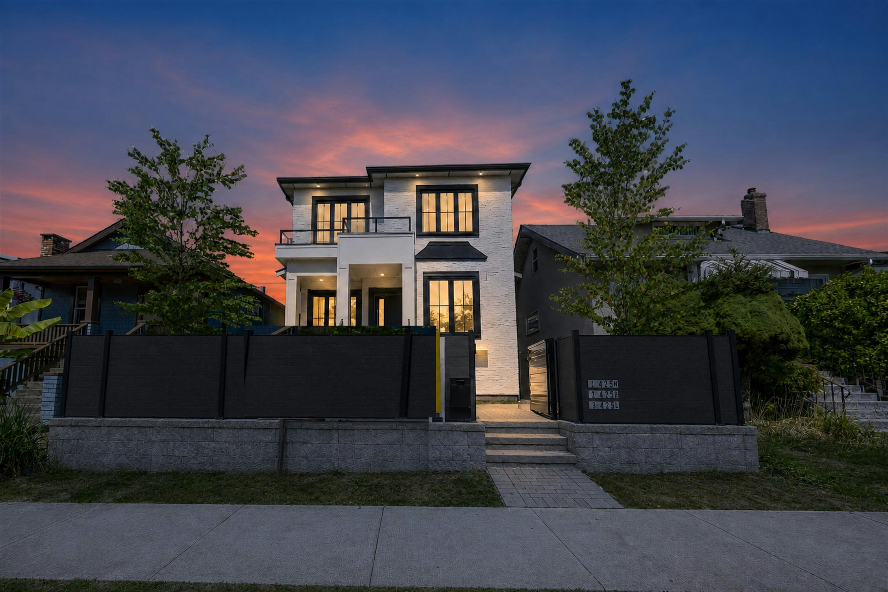 425 E 56th Avenue, Vancouver, BC, V5X 1R5