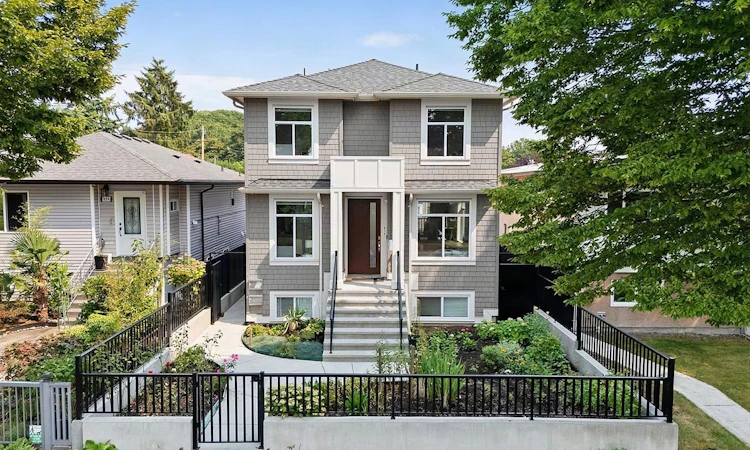636 Cassiar Street