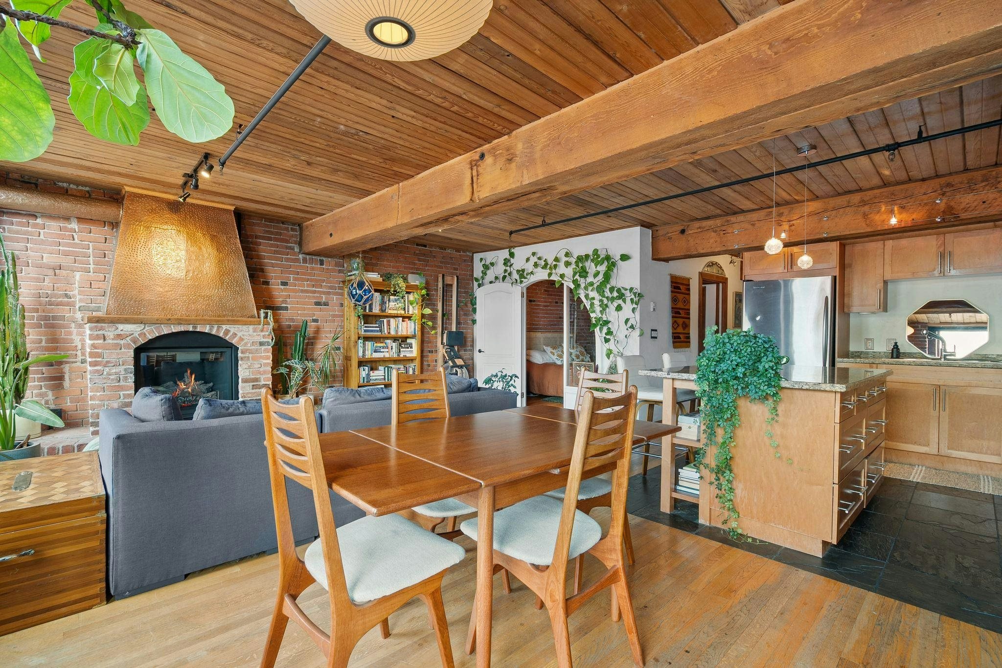 305-41 Alexander Street, Vancouver, BC, V6A 1B2 - 2