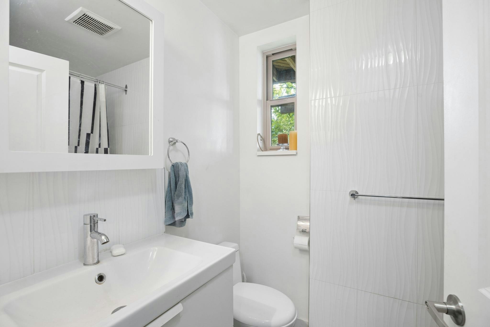 5781 Cranley Drive, West Vancouver, BC, V7W 1T1 - 37