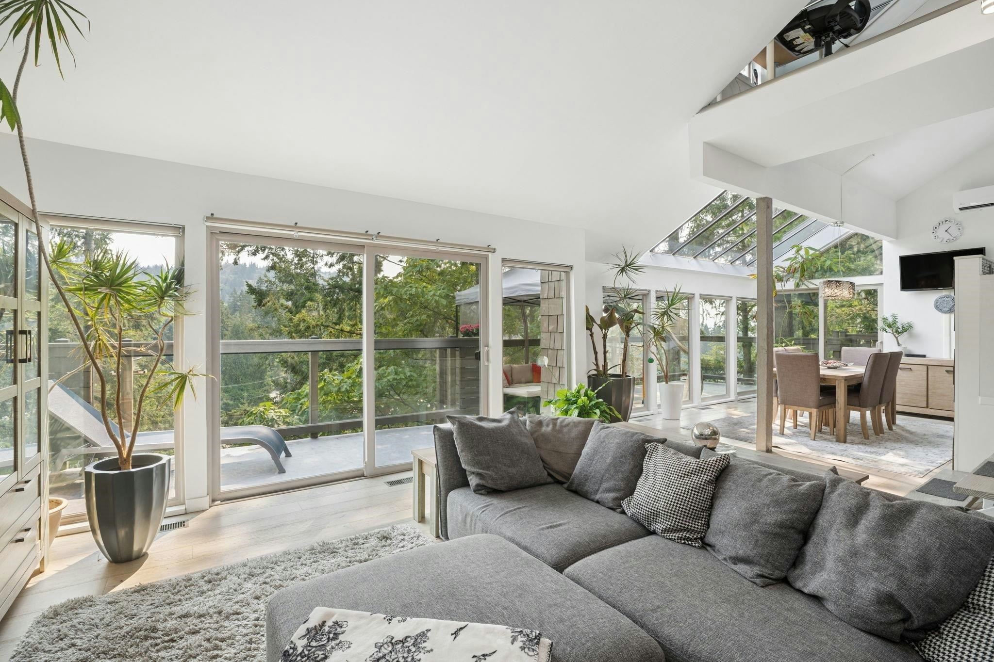 5781 Cranley Drive, West Vancouver, BC, V7W 1T1 - 10