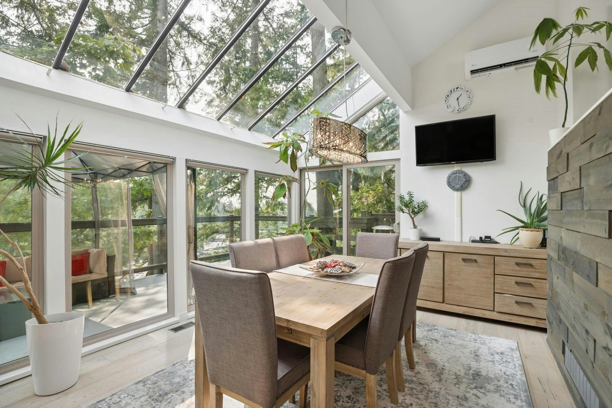 5781 Cranley Drive, West Vancouver, BC, V7W 1T1 - 13