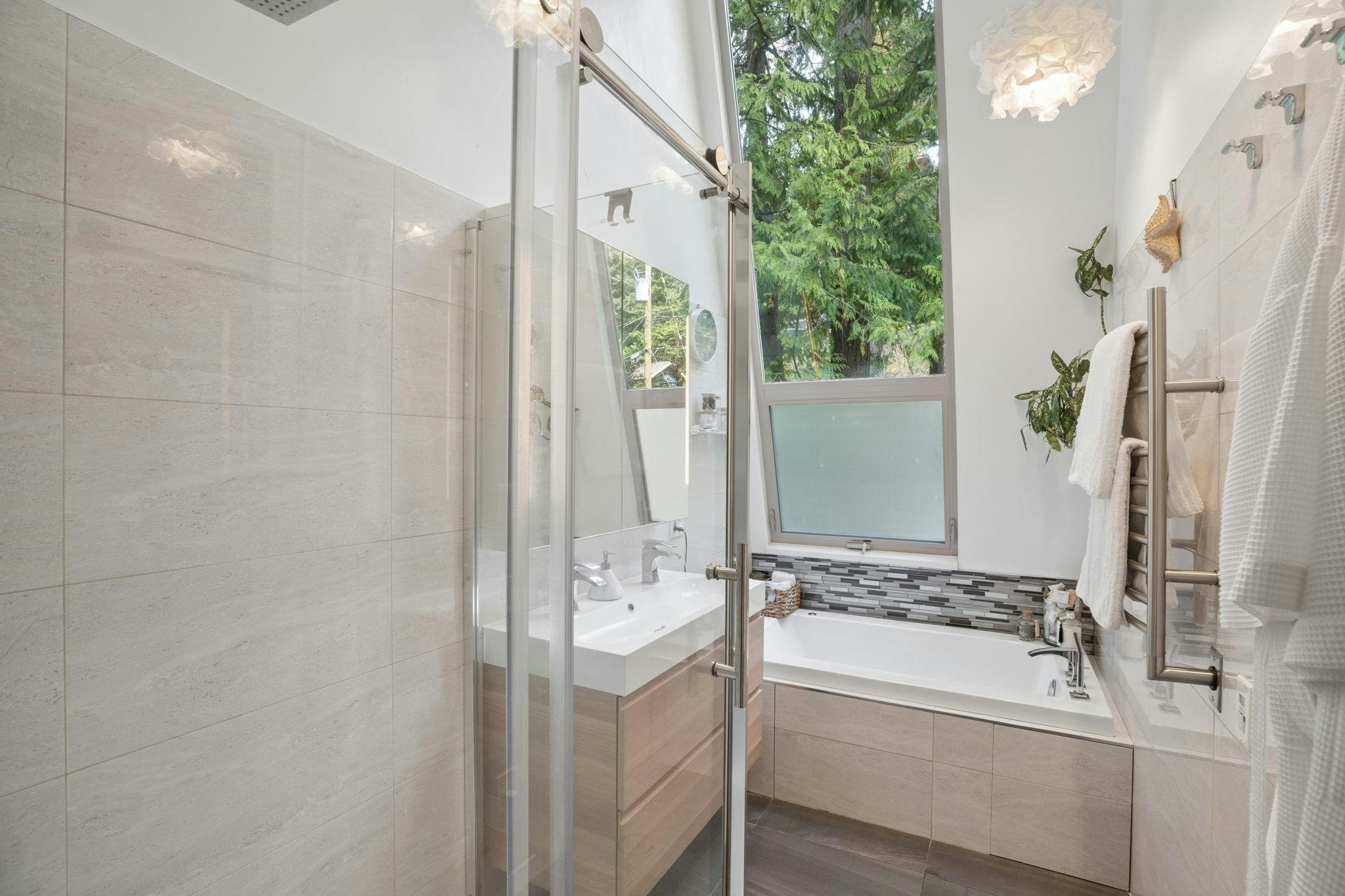 5781 Cranley Drive, West Vancouver, BC, V7W 1T1 - 28