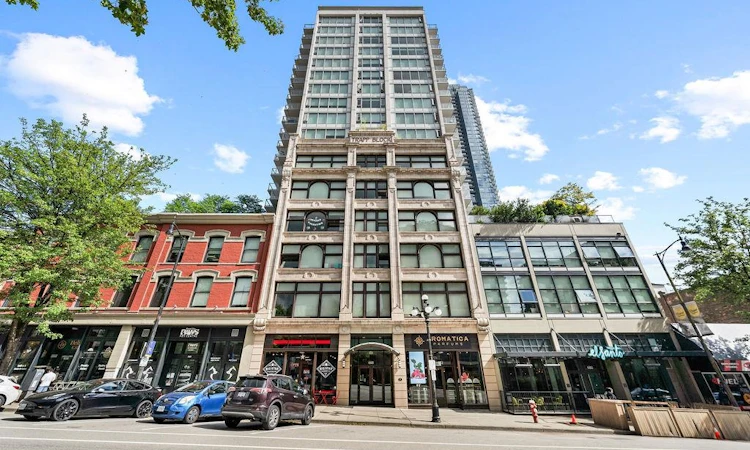 1811-668 Columbia Street