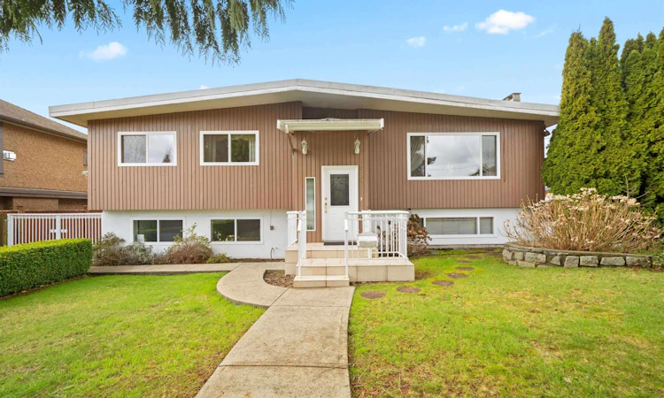 6565 Sumas Drive