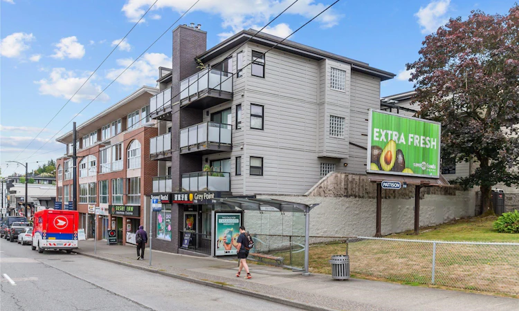 301-3788 W 10th Avenue