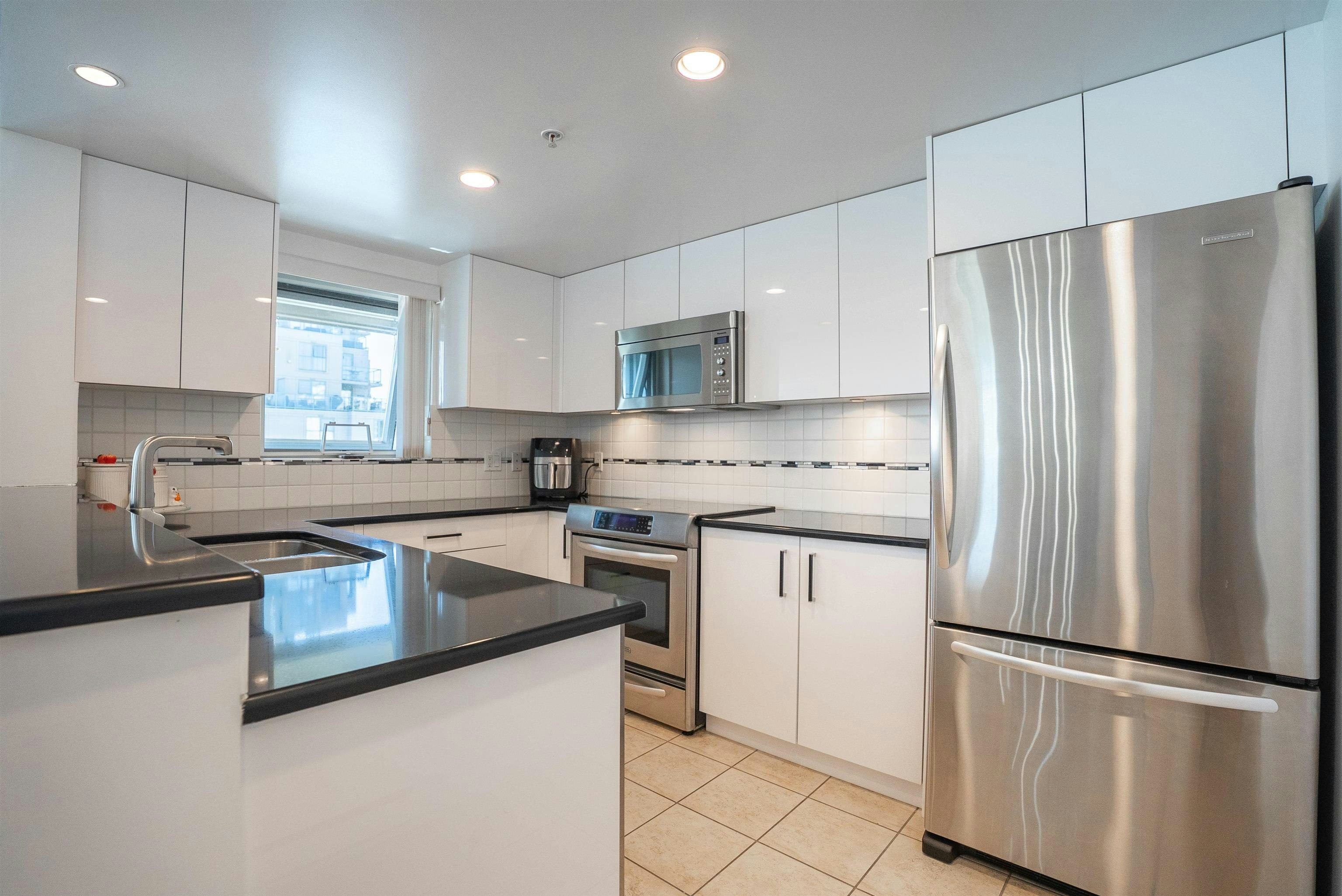1403-235 Guildford Way, Port Moody, BC, V3H 5L8 - 10