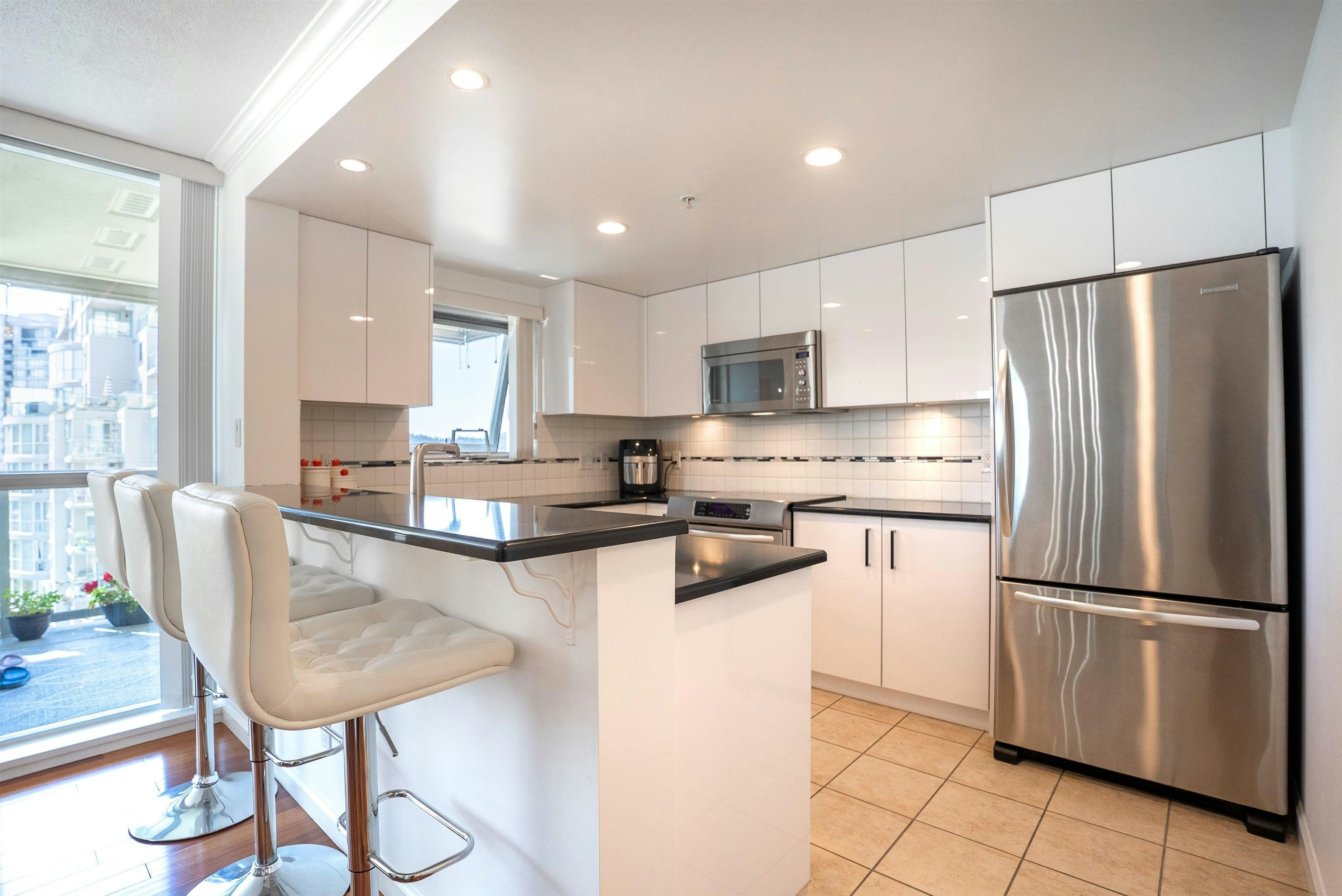 1403-235 Guildford Way, Port Moody, BC, V3H 5L8 - 9