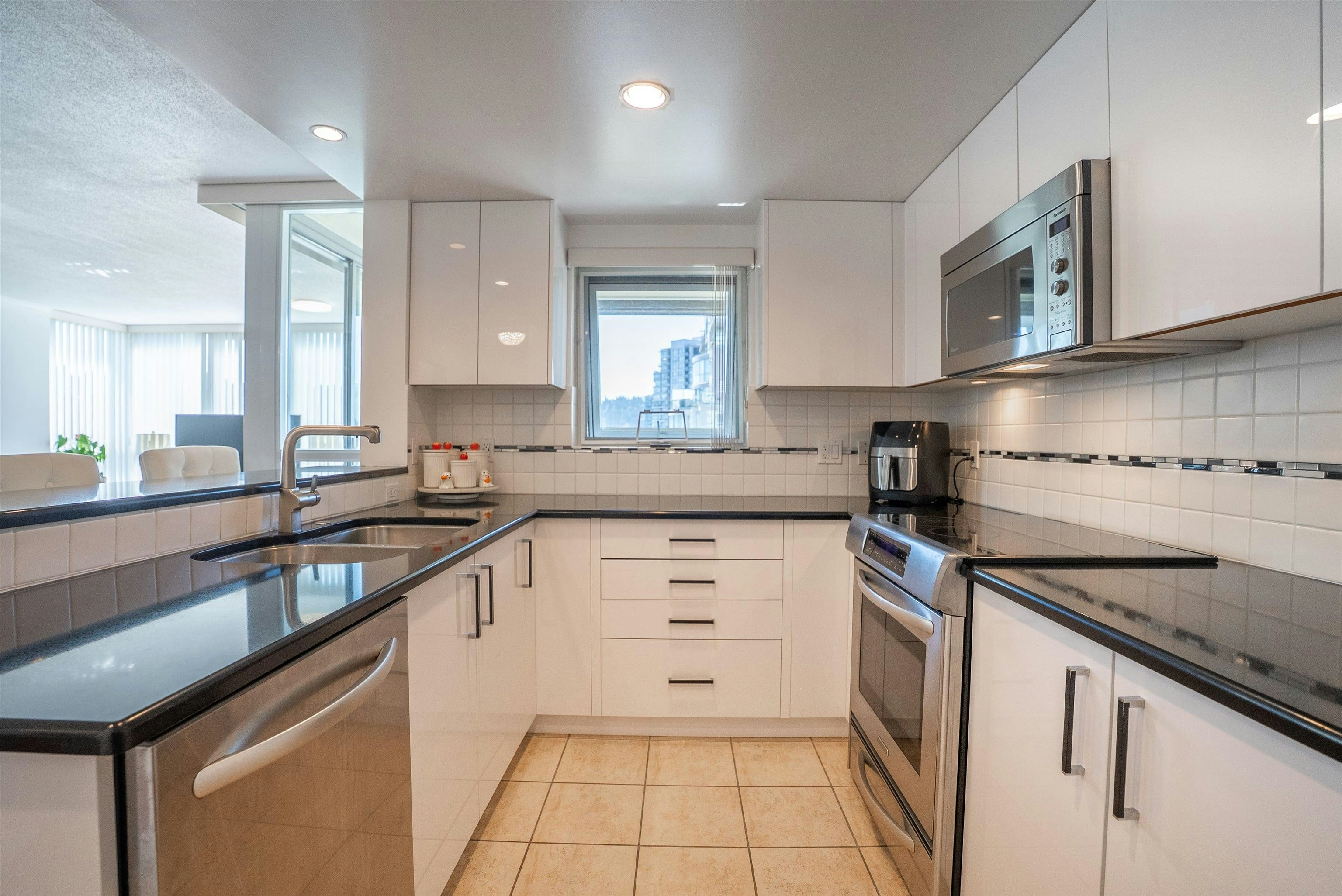1403-235 Guildford Way, Port Moody, BC, V3H 5L8 - 11