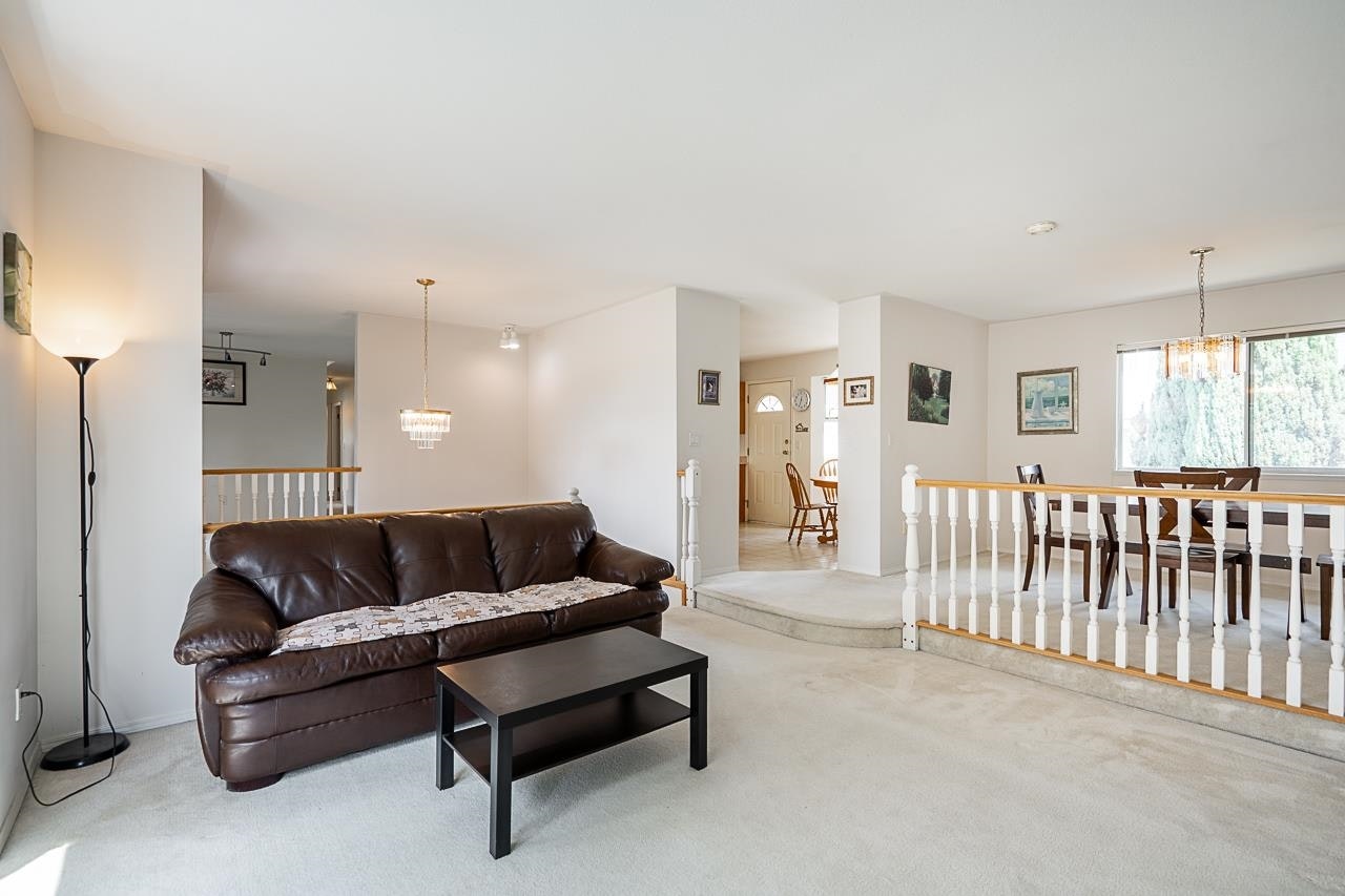 3315 El Casa Court, Coquitlam, BC, V3E 2P9 - 5