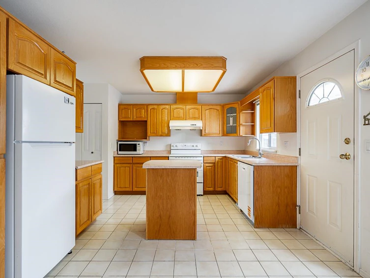 3315 El Casa Court, Coquitlam, BC, V3E 2P9 - 8