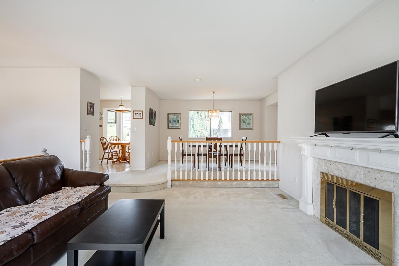 3315 El Casa Court, Coquitlam, BC, V3E 2P9 - 4