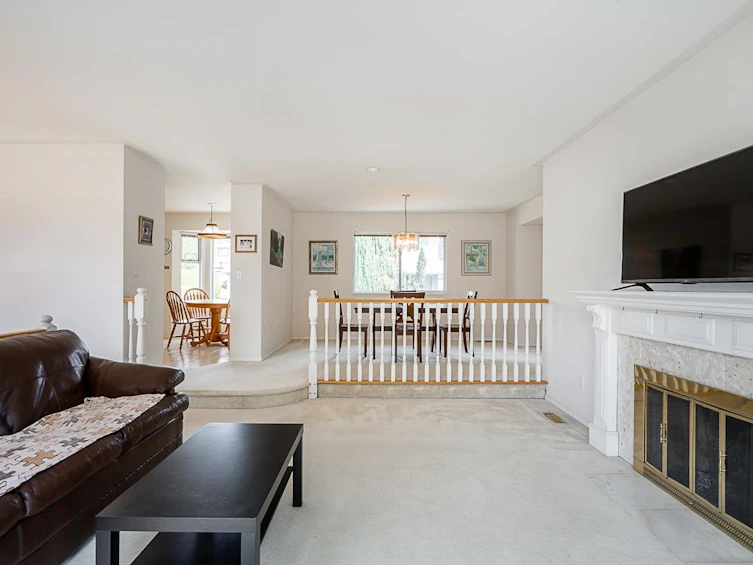 3315 El Casa Court, Coquitlam, BC, V3E 2P9 - 4