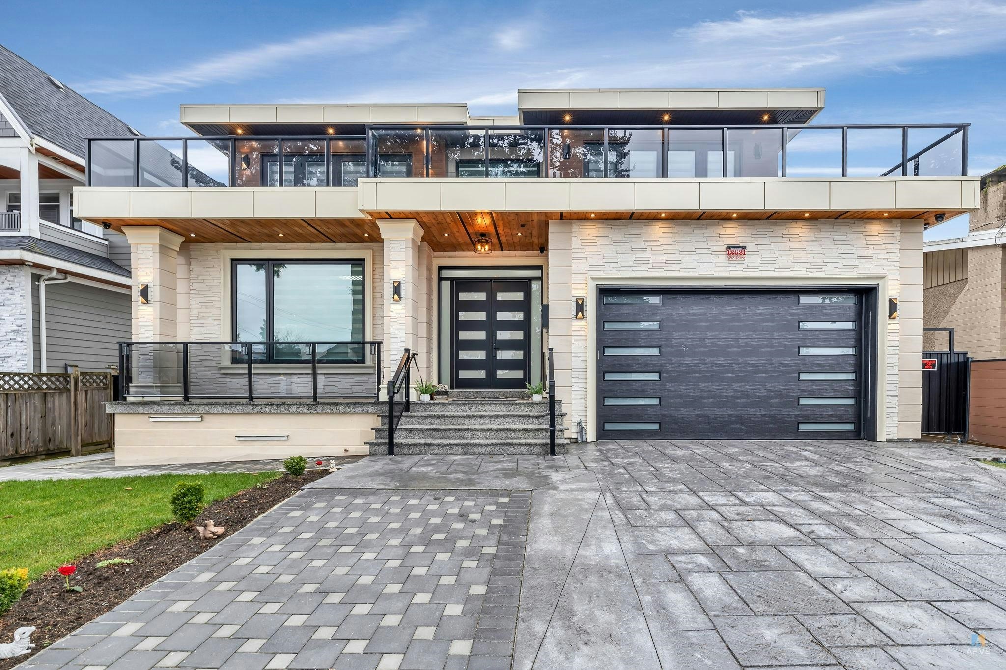 12621 89a Avenue, Surrey, BC, V3V 1B2