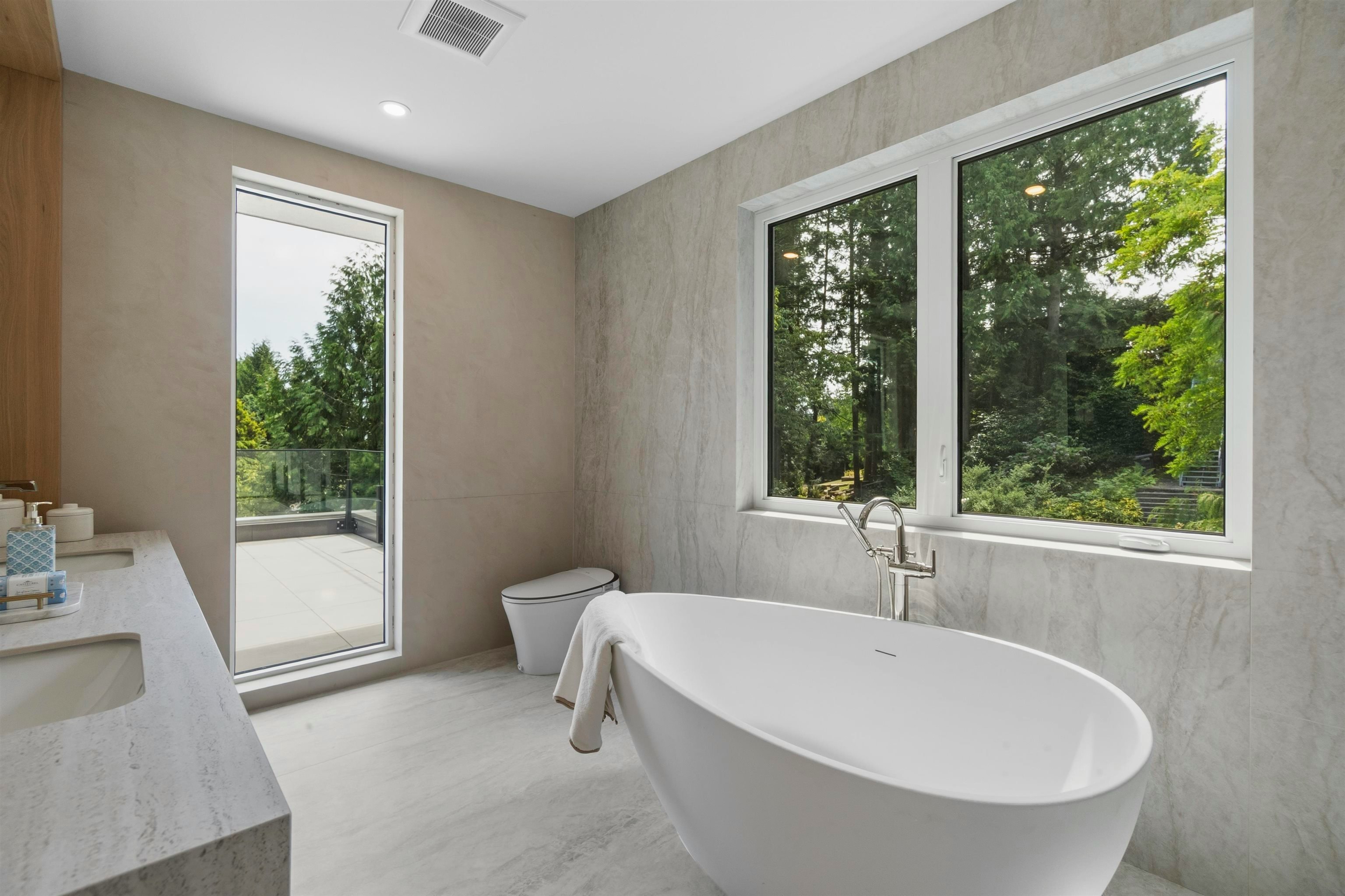74 Laurie Crescent, West Vancouver, BC, V7S 1B7 - 23