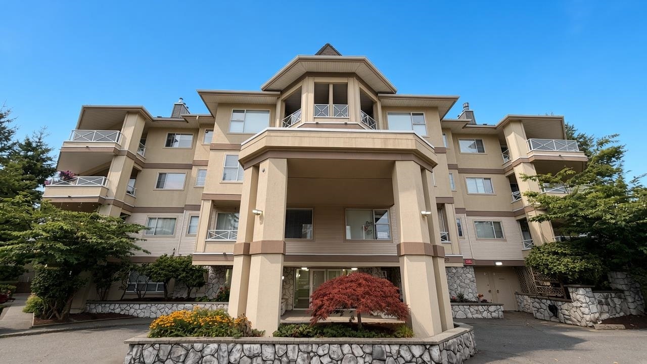 306-20120 56 Avenue, Langley, BC, V3A 3Y4