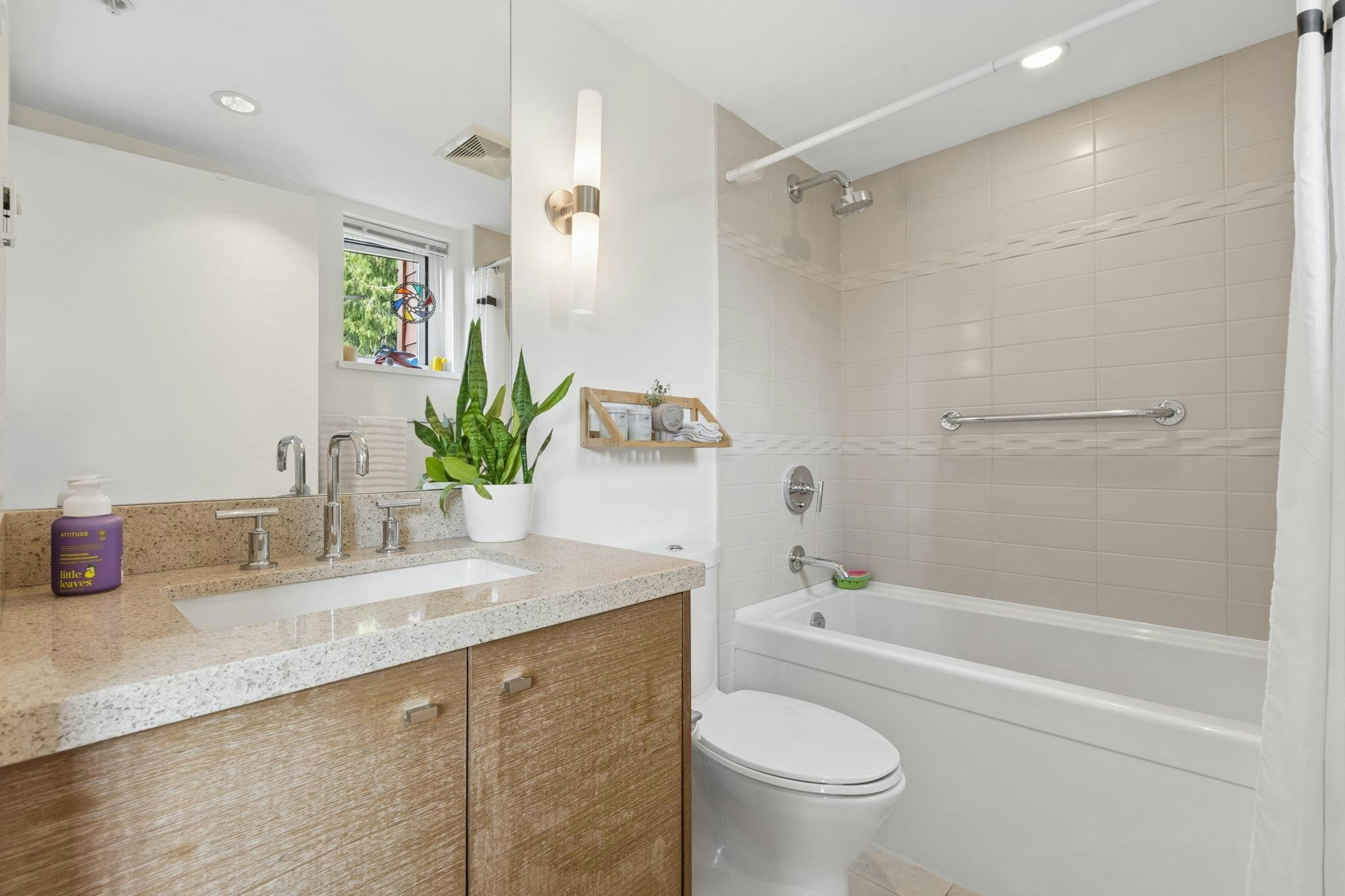 207-3732 Mt Seymour Parkway, North Vancouver, BC, V7G 1C3 - 16