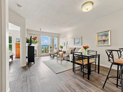 317-3629 Deercrest Drive - 4
