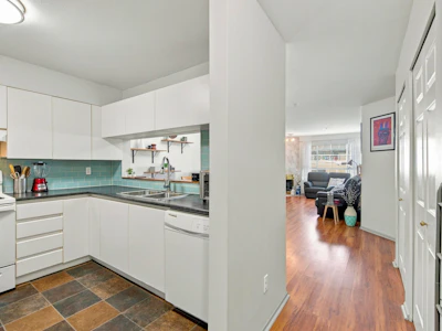 410-525 Agnes Street - 3